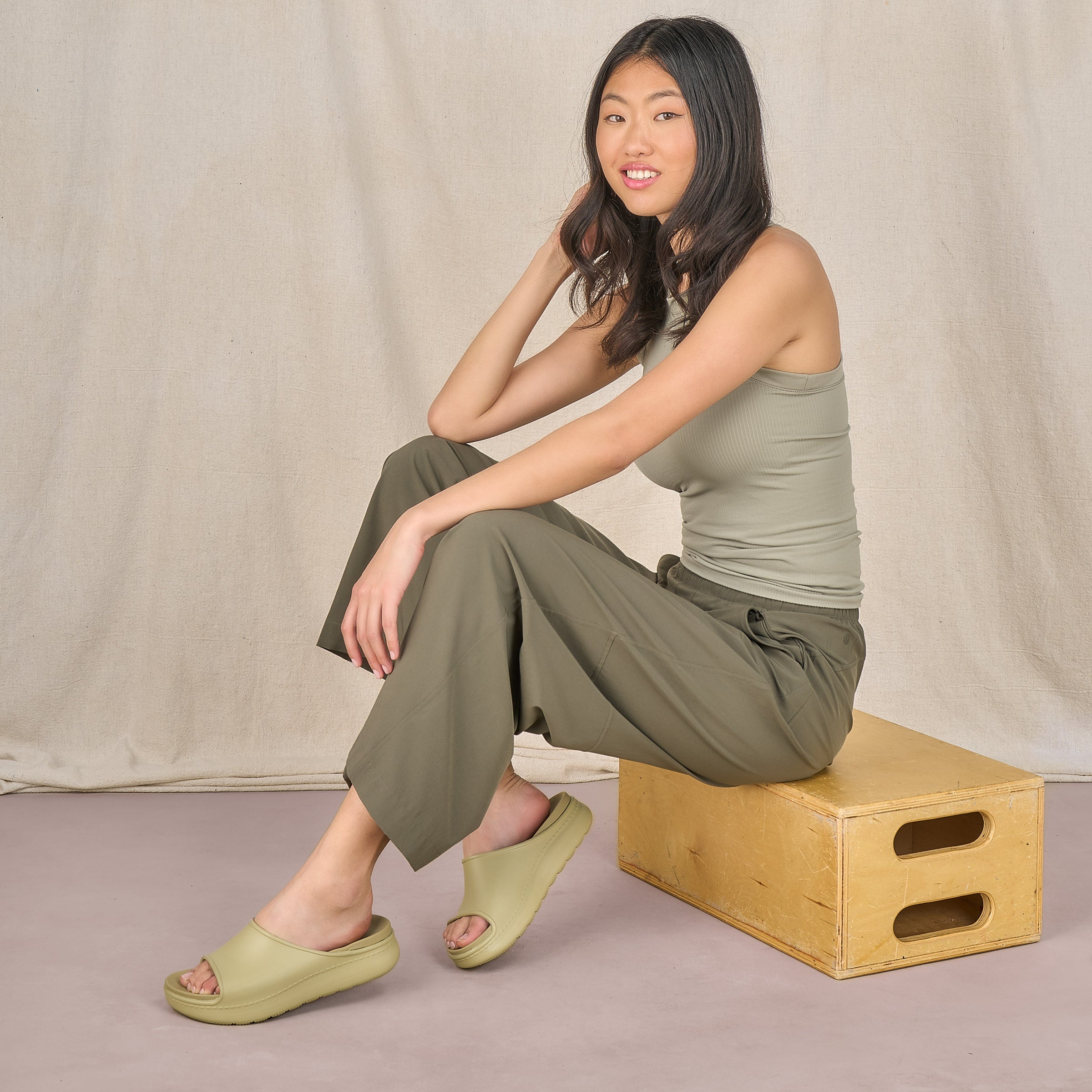 Devyn Sage Molded - Image 2