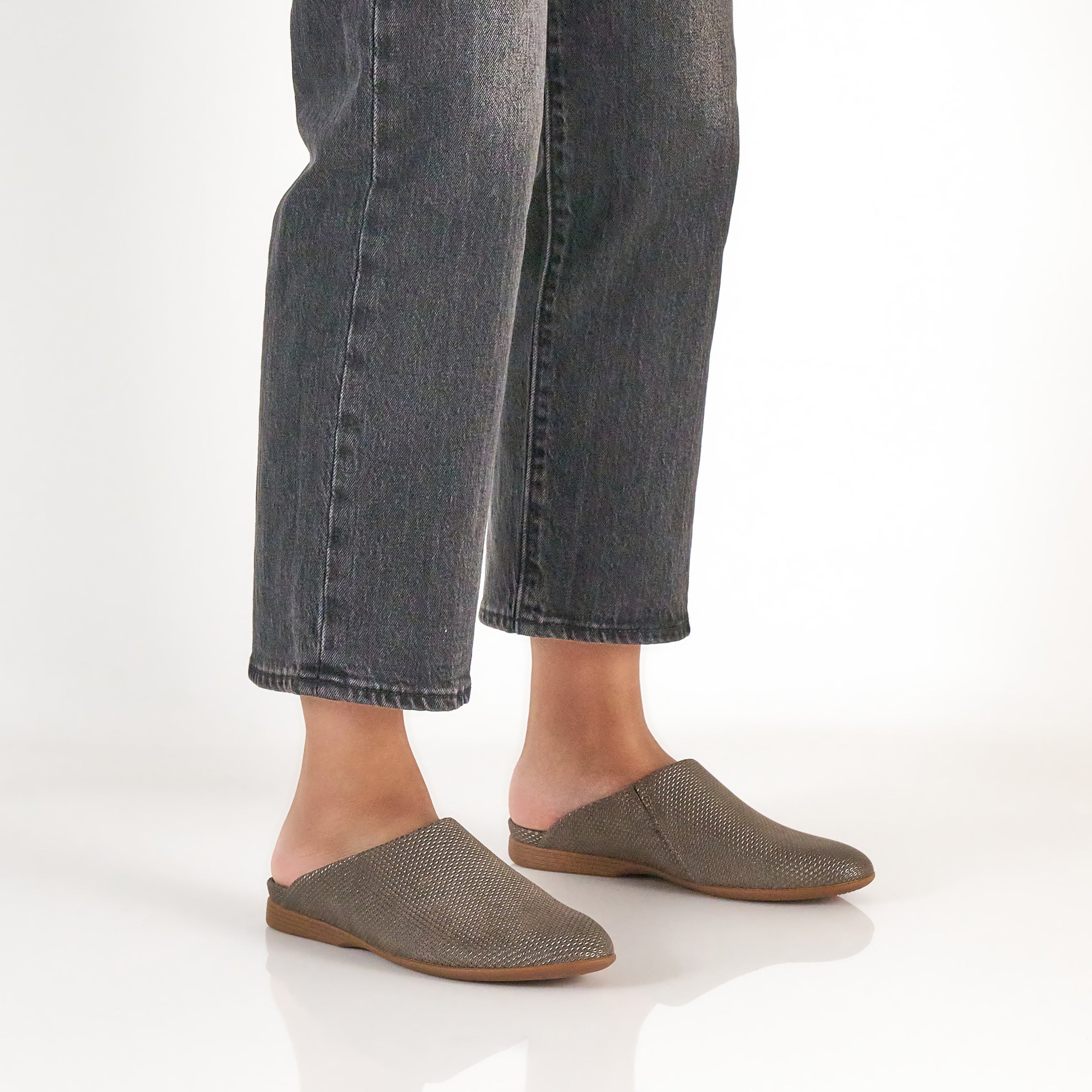 Lysa Grey/Pewter Leather - Image 6