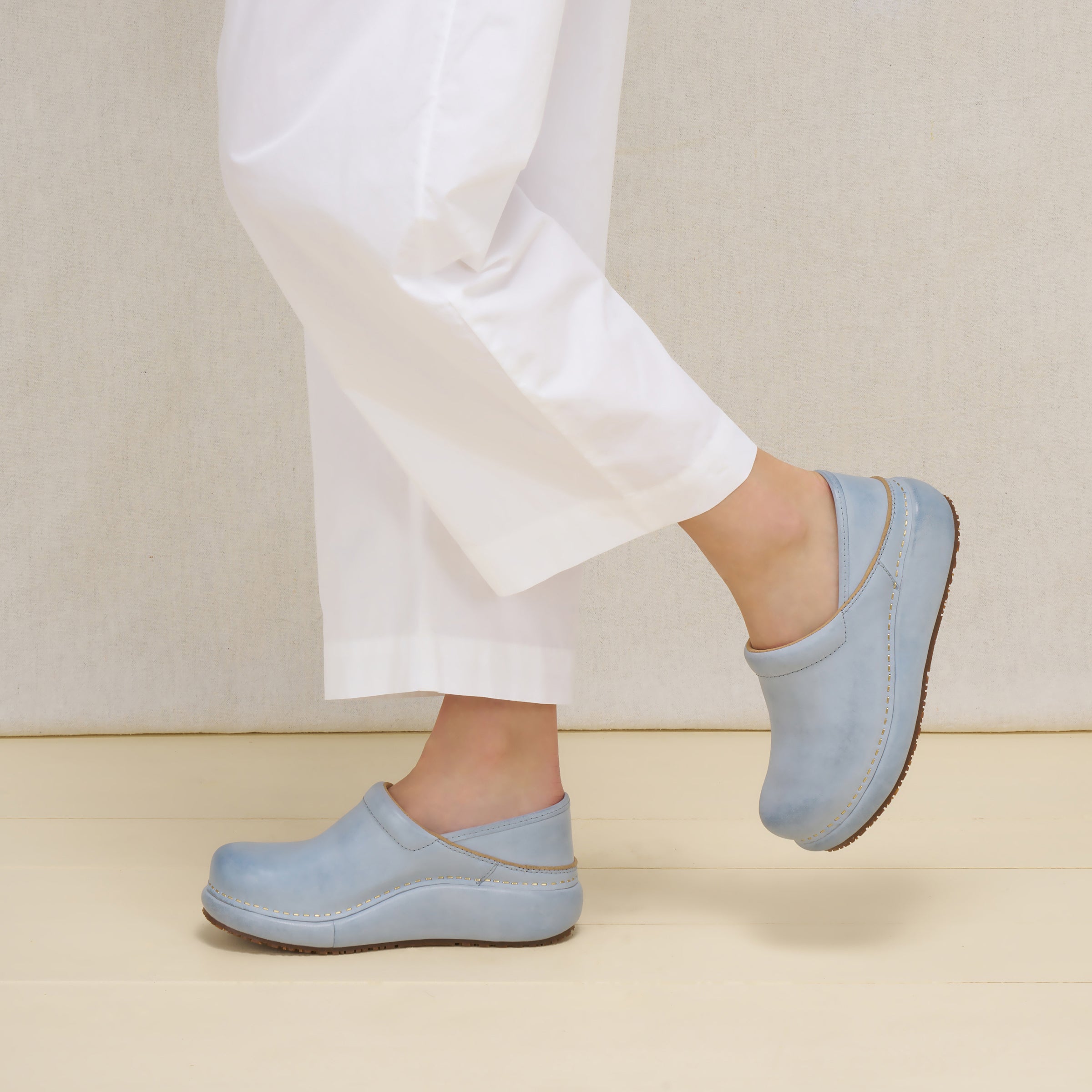 Platform Pro Sky Leather - Image 9
