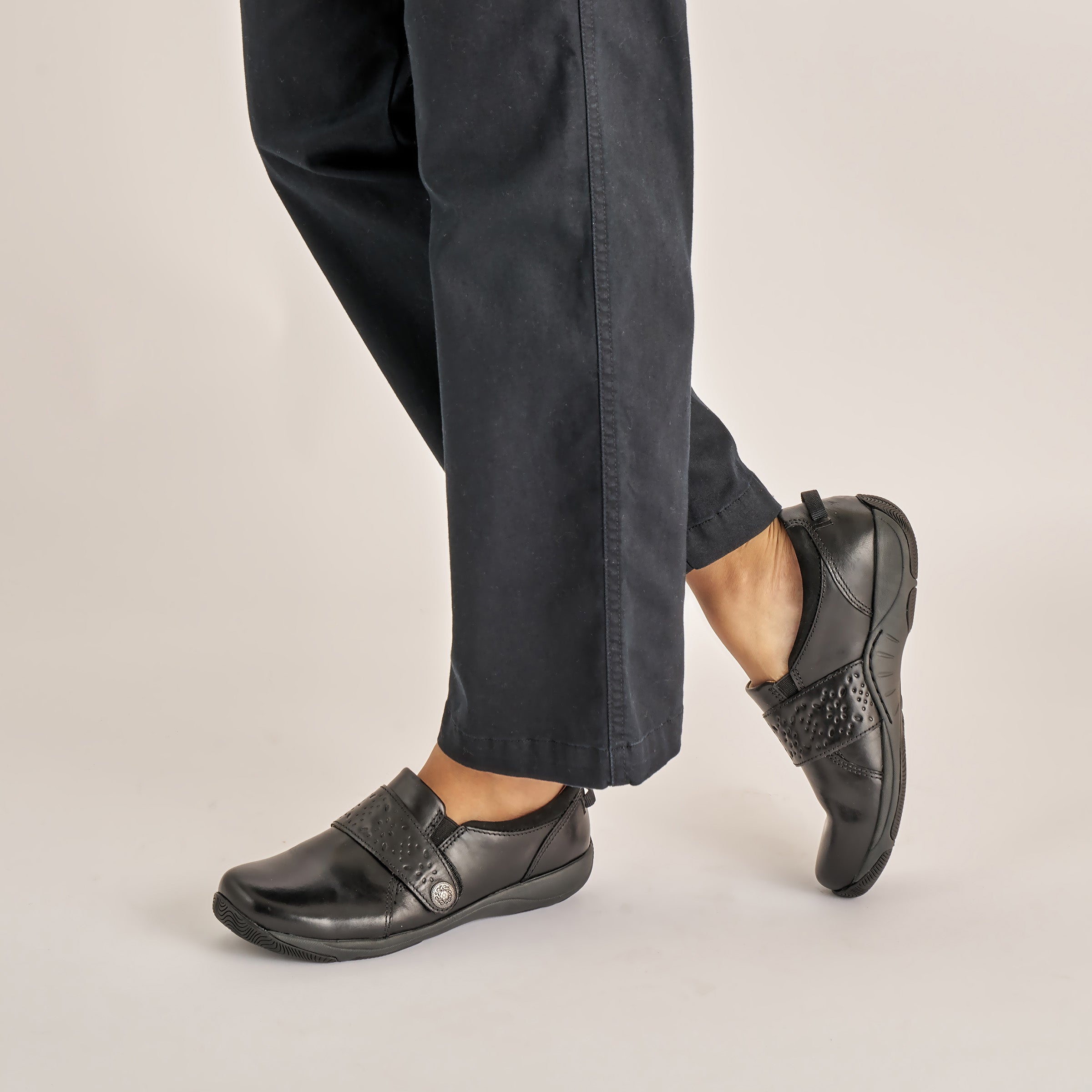 Sallie Wide Black Waxy Burnished - Image 2