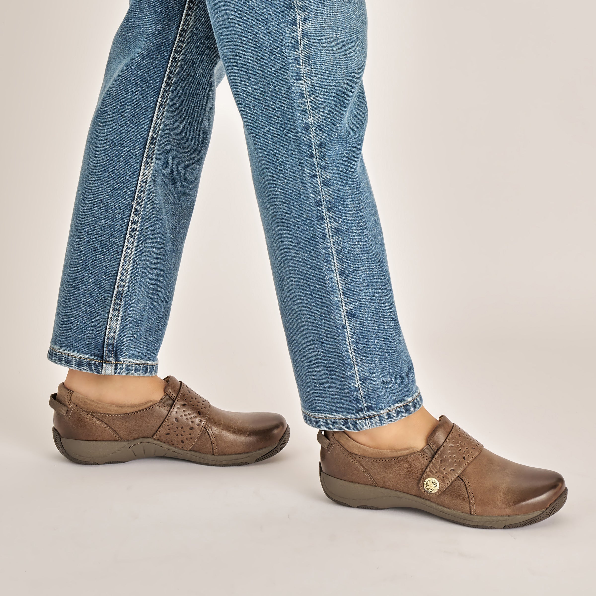 Sallie Stone Waxy Burnished - Image 2
