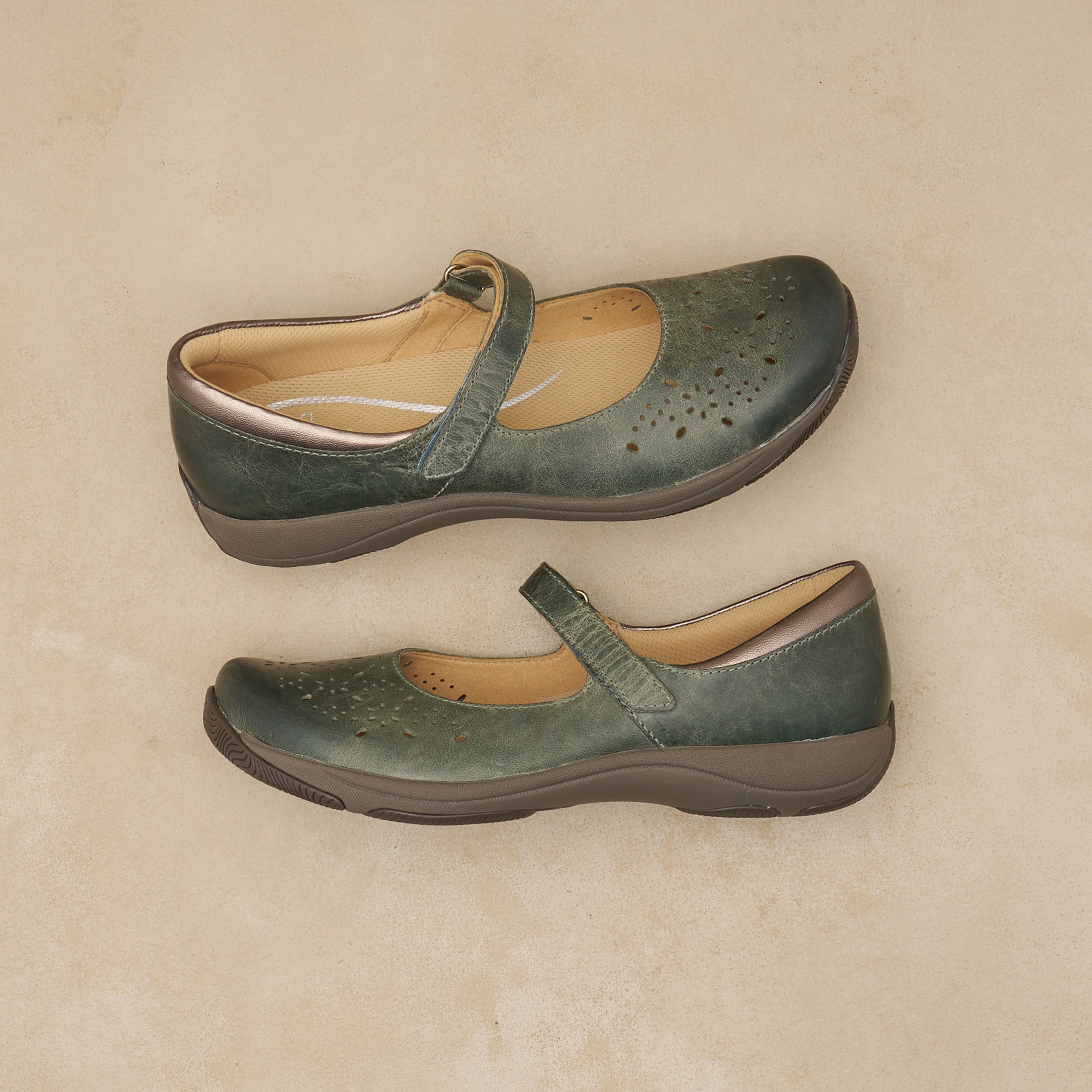 Stacy Lake Waxy Burnished - Image 6