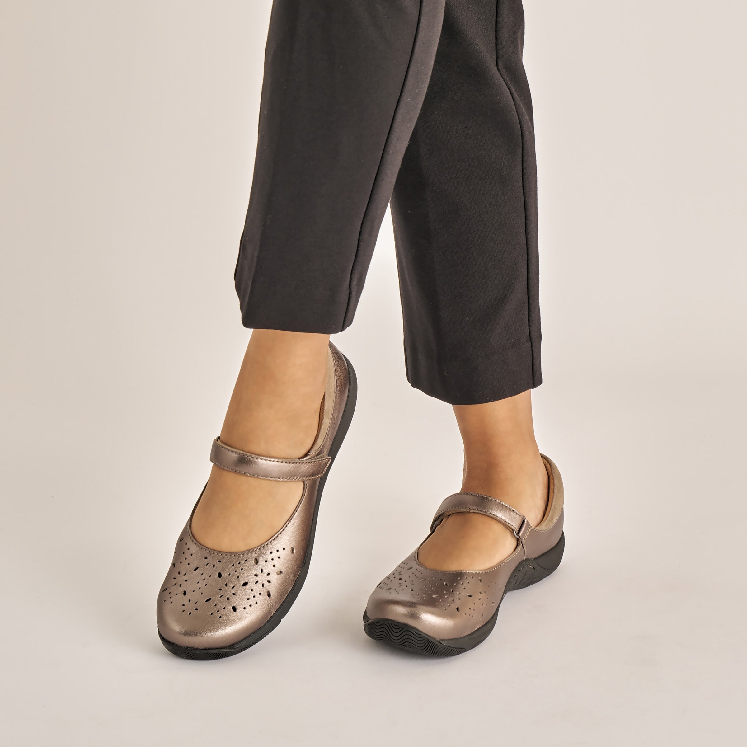 Stacy Pewter Metallic - Image 2