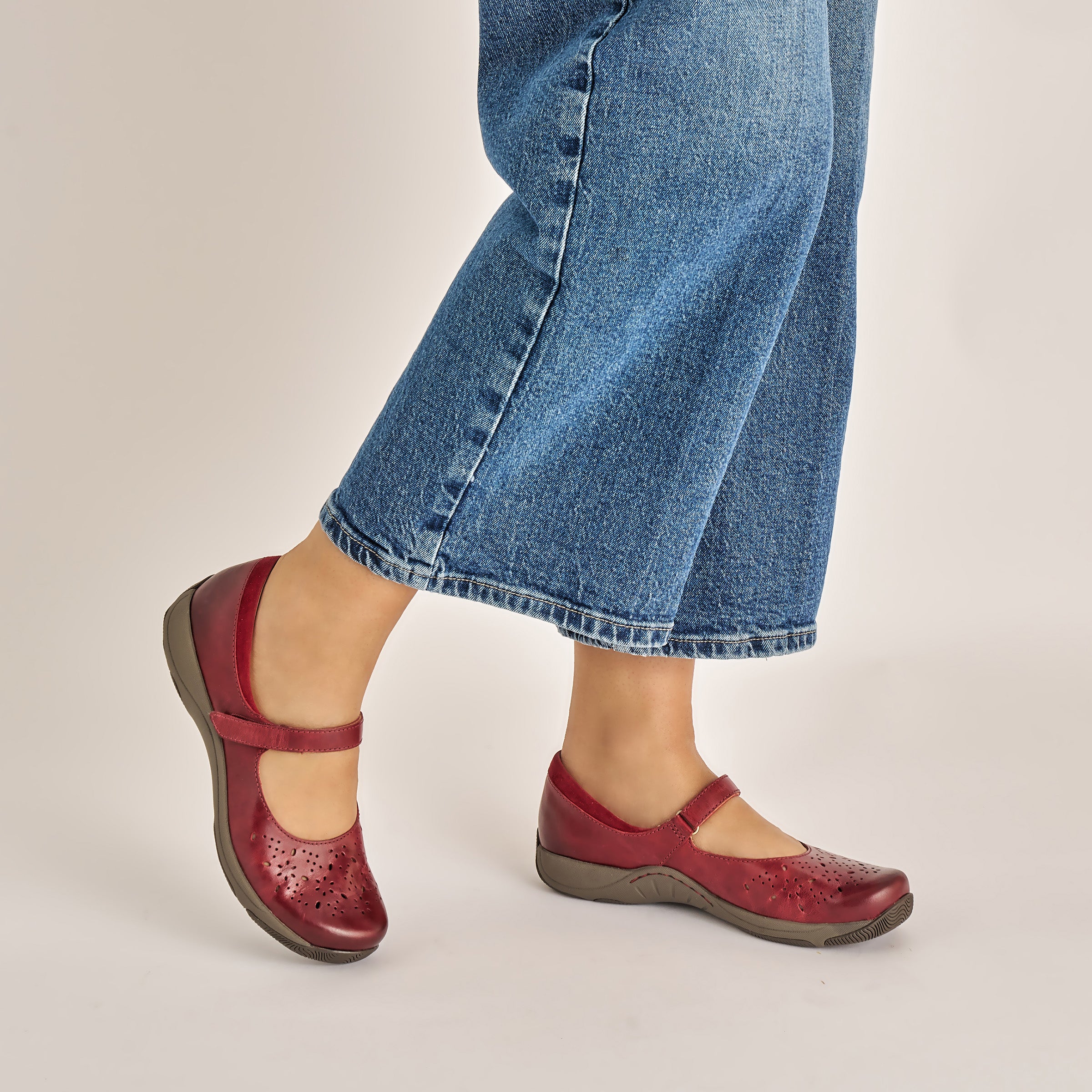 Stacy Red Waxy Burnished - Image 2