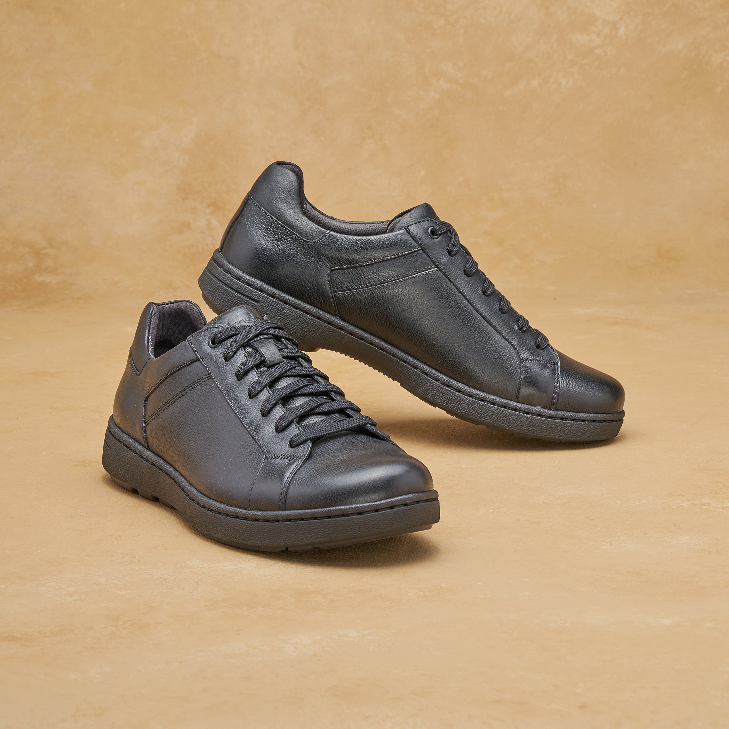 Timothy Black Waterproof - Image 2